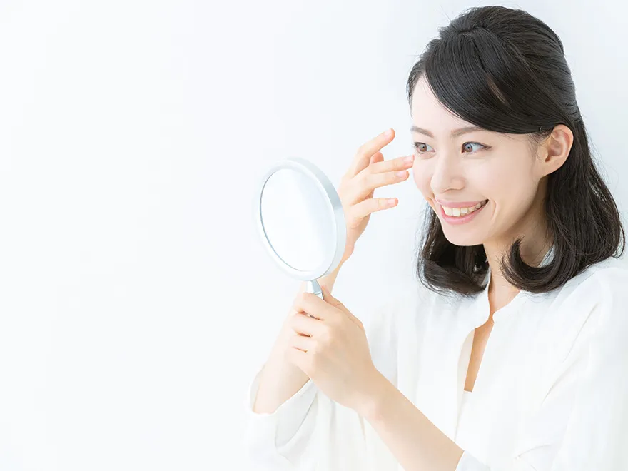カラコンがずれる5つの原因と対処法!ずれにくいカラコンの選び方とは?